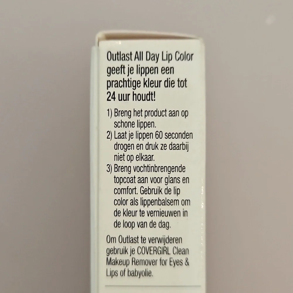 Cover Girl all day out last lip color #507 EVER RED-DY plus 3 Extra Lip Balm